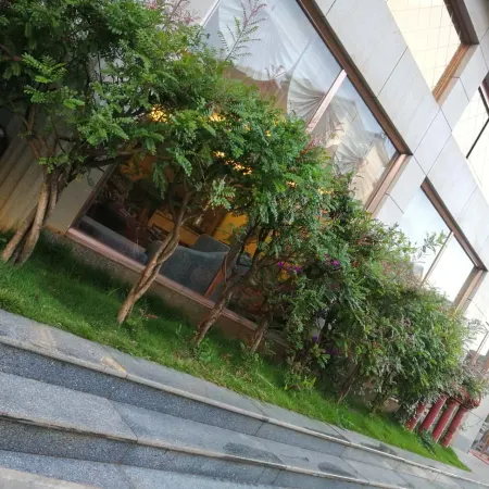 Shizong Tongyuan Hotel