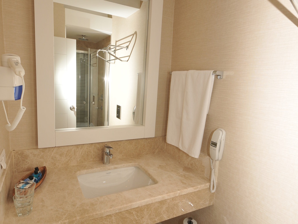 Alesta Yacht Hotel