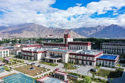 Nyetsang Grand Hotel فنادق في 