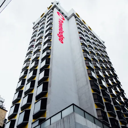 Travelodge Kowloon Отели рядом с достопримечательностью «Станция метро Jordan»