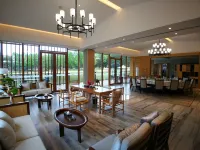 Zhaojun Champaign road Hotel