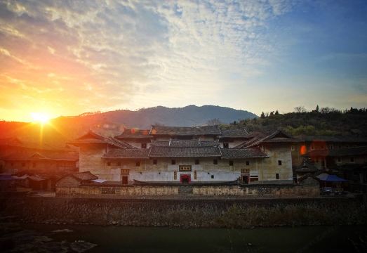 토루 숙소 내부 전경