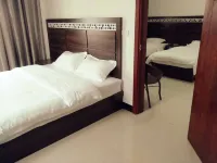 羅平宿雲エコノミーホテル