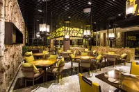 Yulong Shahu Container Hot Spring Hotel Hotels in Ongniud-Banner