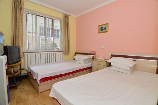 山东,胶州,杭州路南丁家庄村东显示地图 开业:2019胶州景得宾馆位于