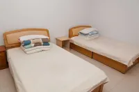 Yiyuan Jiexin Hotel - parcheggio