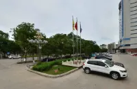 Liaoyang Hotel - Parkplatz