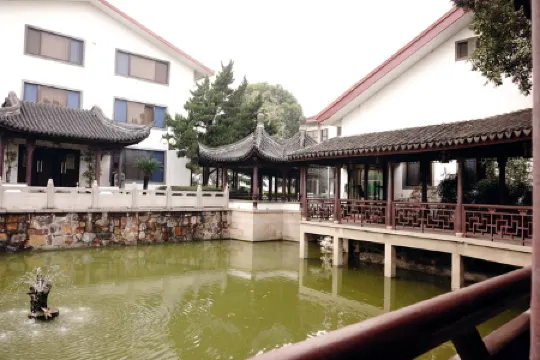 Meiyuan Hotel Отели рядом с достопримечательностью «Zanghai Temple»