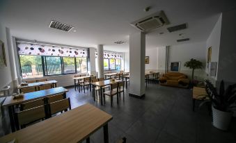 Durian Candy Hotel (Zhuji Diankou Town Passenger Station)