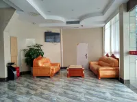 Yilong Xindu Hotel - parkir