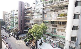 Taipei Eastzone Lift Apartment
