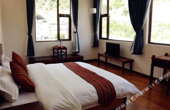 駿怡精品酒店（德欽梅里雪山店）