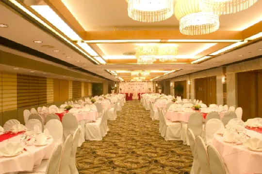 The Kimberley Hotel (Tsim Sha Tsui Metropark Hotel) Отели рядом с достопримечательностью «Круг»