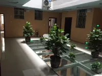 Yuanmou Coconut Forest Business Hotel