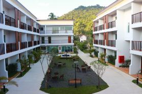 โรงแรมคริสตัล ละไม