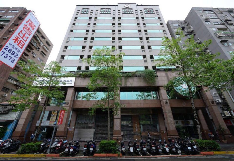 Dynasty Diamond Apartment
