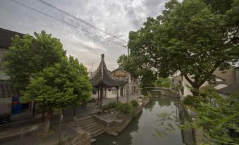 Tingshang Guyun Inn (Kunshan Qinglong Bridge)