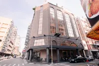 Waughden Business Hotel Hotel di Yi-Chung Bazaar