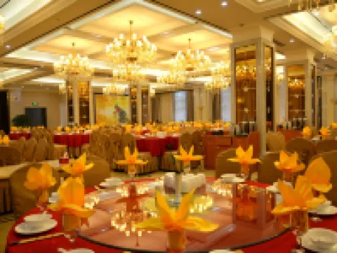 Tianlun Huangchao International Hotel(Chibi North Railway Station) Hotels in Chibi