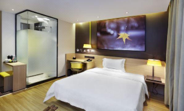 IU Hotel (Shanghai Songjiang Chedun Film Park) - Housity