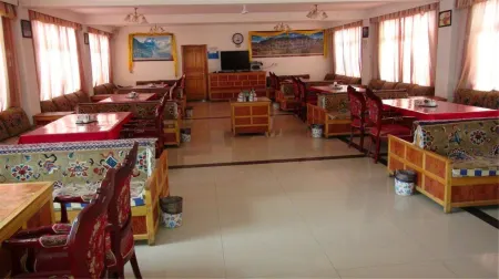 Tingri Baiba Hotel (Everest Avenue)