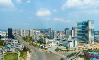 Lavande Hotel (Langzhong Railway Station International Trade City)