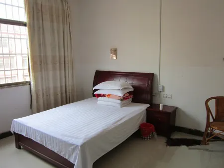 Dayu Jinlong Business Hotel Отели рядом с достопримечательностью «Yashan Forest Farm»