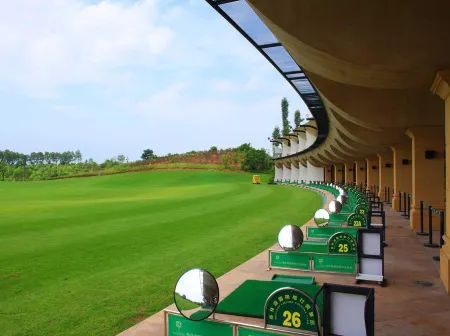 Meilin Lake Wellness Holiday Villa Отели рядом с достопримечательностью «Mayland Resort Hot Spring»