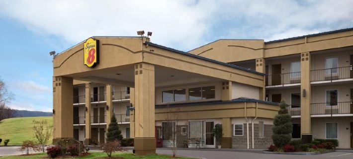 Super 8 by Wyndham Kingsport Отели в г. Салливан