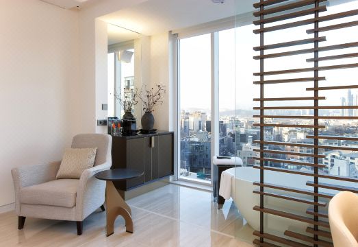 호텔 엔트라 강남의 모던한 레스토랑