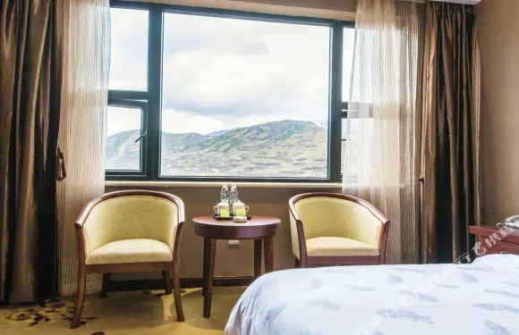 阿帝大酒店（黃龍九寨高鐵站店）