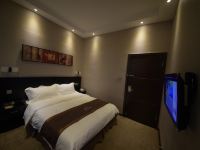 U加星月酒店(重庆江北机场店) - 高级大床房