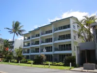 Beachfront Apartments on Trinity Beach Hotels in Trinity Beach
