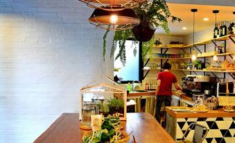 STrips the Poshtel - Hostel - Housity