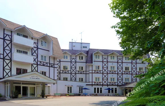 拉佛瑞特白馬酒店