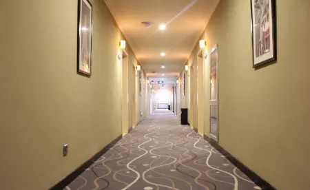 Zhuanghe Zhuoyi Hotel Отели рядом с достопримечательностью «Zhuanghe Station Lingdong Station»