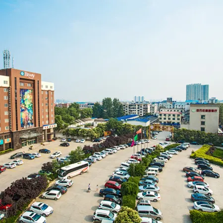 Baiwei Lianhua Hotel (Puyang Bus Station )
