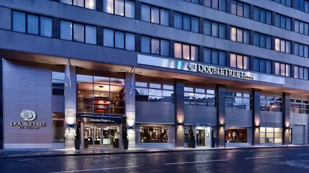 DoubleTree by Hilton London Victoria Отели рядом с достопримечательностью «Daily Telegraph»