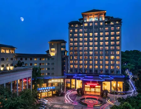 Jiucheng Hotel Отели в г. Лучжоу