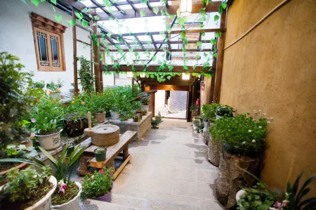 Guyue Boutique Inn