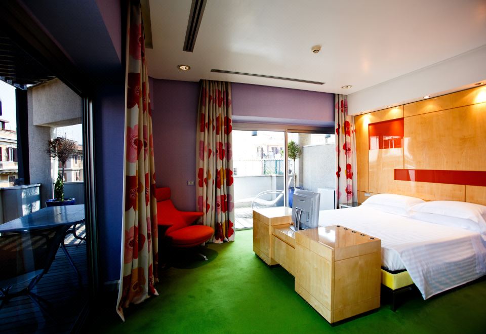 5. 호텔 알바니 로..