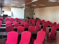 Super 8 Hotel (Baoding Xiong'an New District Rongcheng Center)