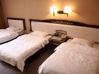 玉林凯旋门国际大酒店 - 高级三床房
