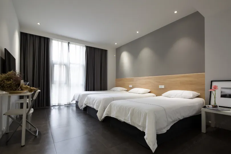 buling hostel (Luoyang Longmen station store)