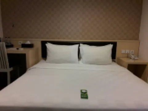 Hotel 88 Grogol Jakarta by WH