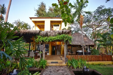 Vacation Village Phra Nang Lanta Отели рядом с достопримечательностью «Khlong Chak Waterfall»