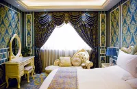 Bunk Hotel Hotels near Red Garden