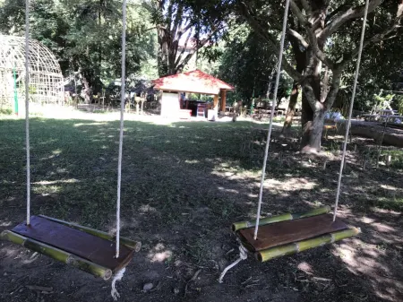 The Creek Garden Huainamrin Resort Отели рядом с достопримечательностью «Wat Phra That Doi Kong Mu»