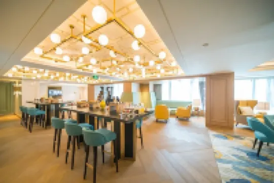 Linran Spring Holiday Hotel near The PandaVally