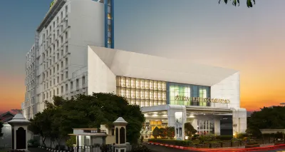 Atria Hotel Magelang Hotel dekat Griya Permata Garden C35 Sanden